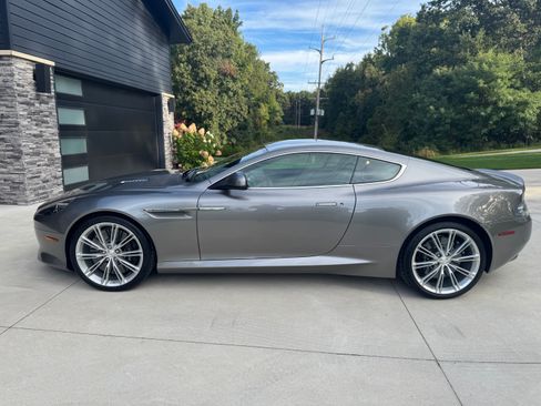 Used 2014 Aston Martin DB9 Coupe image 8
