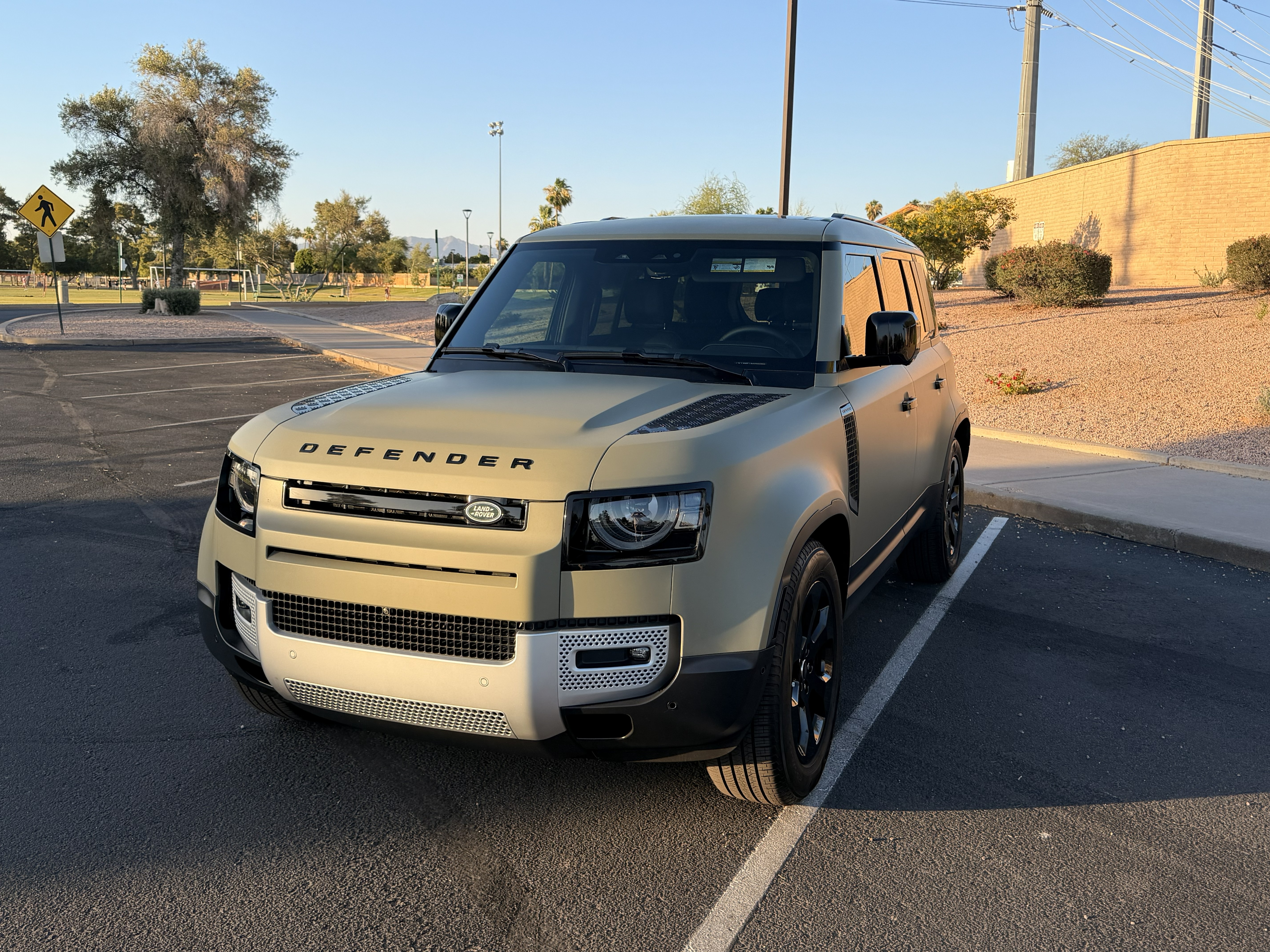 Used 2025 Land Rover Defender 110 S AWD/4WD image 8