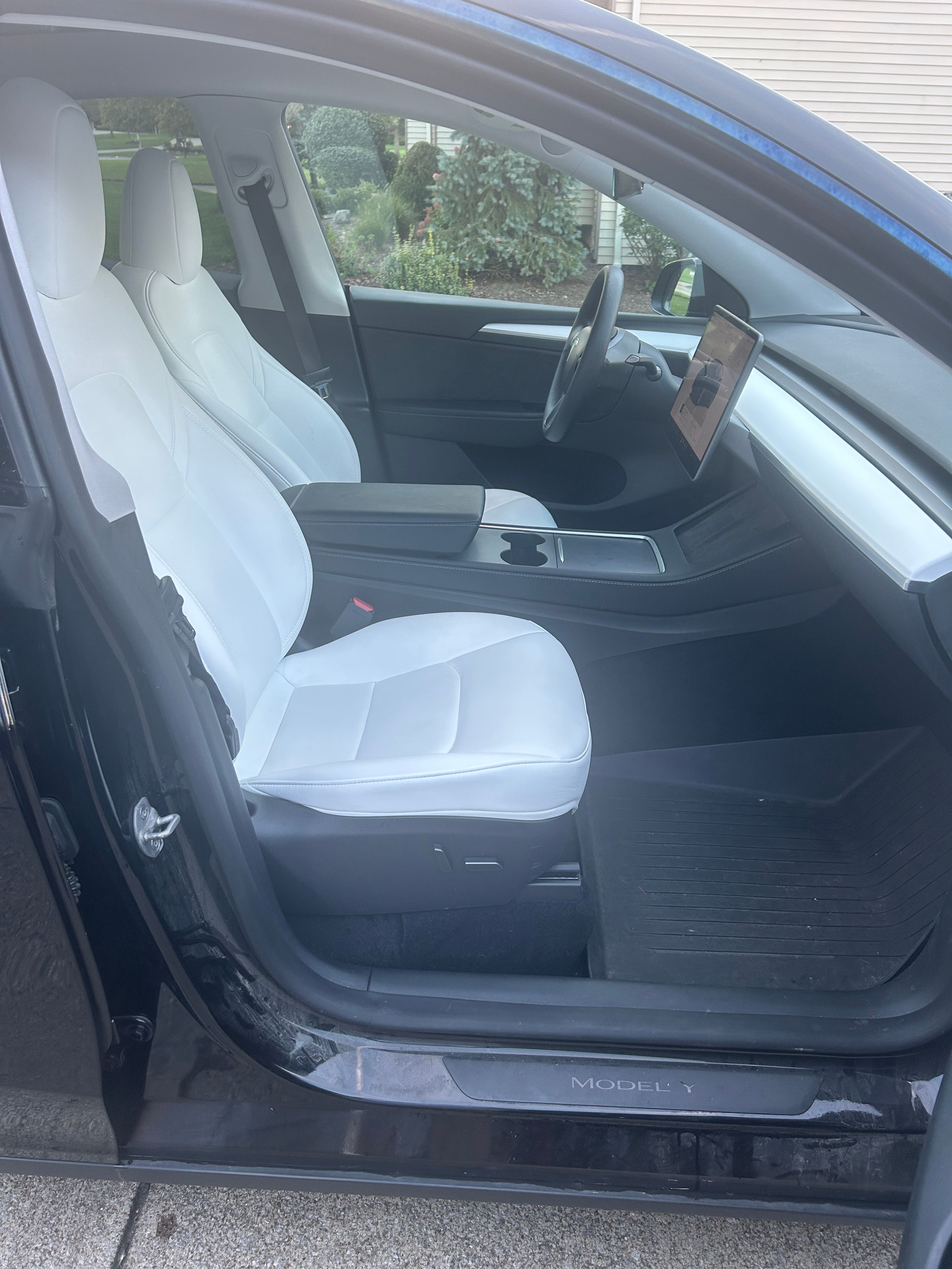 Used 2023 Tesla Model Y Long Range AWD/4WD image 8