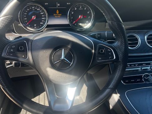 Used 2017 Mercedes-Benz E 400 E 400 4MATIC Wagon 4D image 12