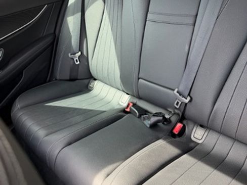 Used 2018 Mercedes-Benz E 400 4MATIC Sedan image 13