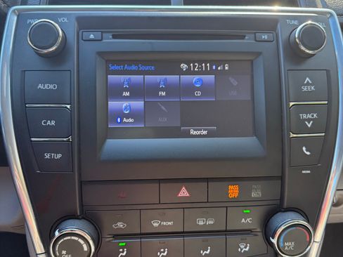 Used 2015 Toyota Camry LE FWD image 6