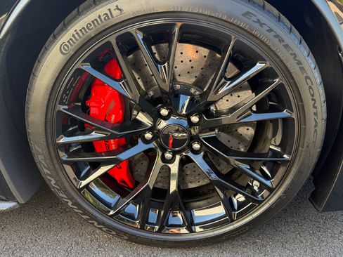 Used 2016 Chevrolet Corvette Z06 w/ 3LZ Preferred Equipment Group RWD image 11
