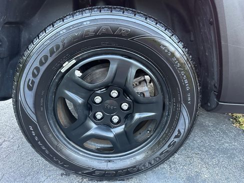 Used 2020 Jeep Renegade Sport image 13