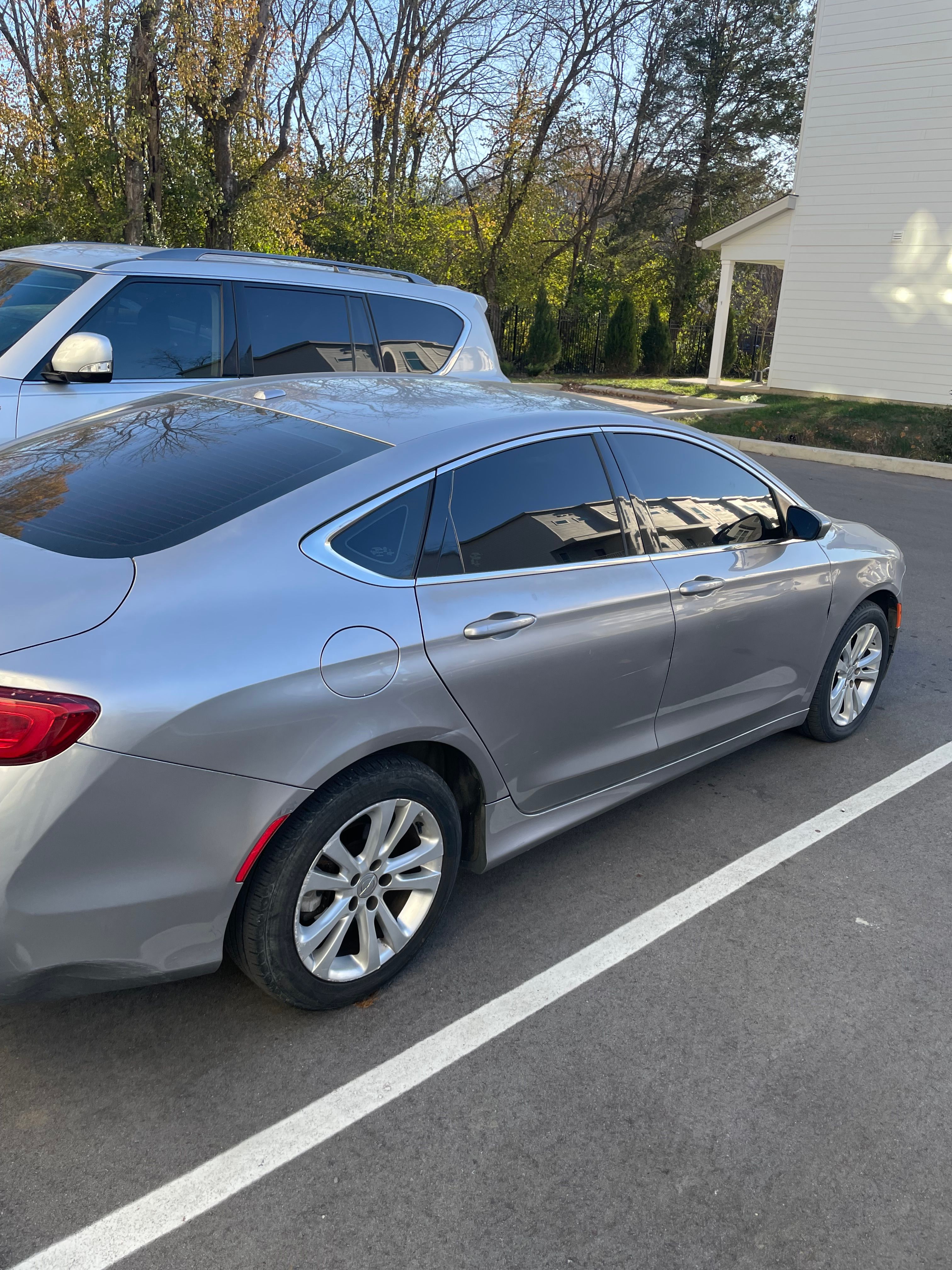 Used 2015 Chrysler 200 Limited w/ Convenience Group FWD image 4