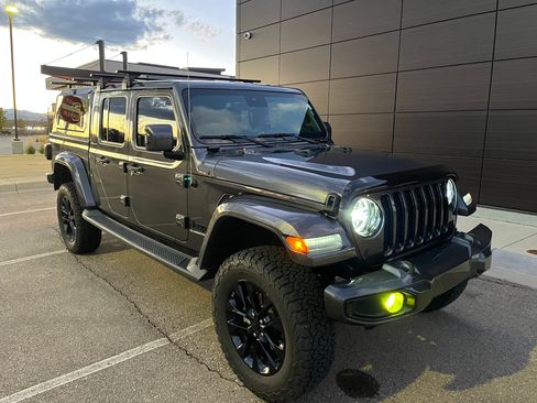 Used 2021 Jeep Gladiator Overland image 25