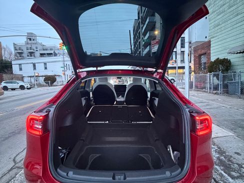 Used 2021 Tesla Model Y Long Range image 8