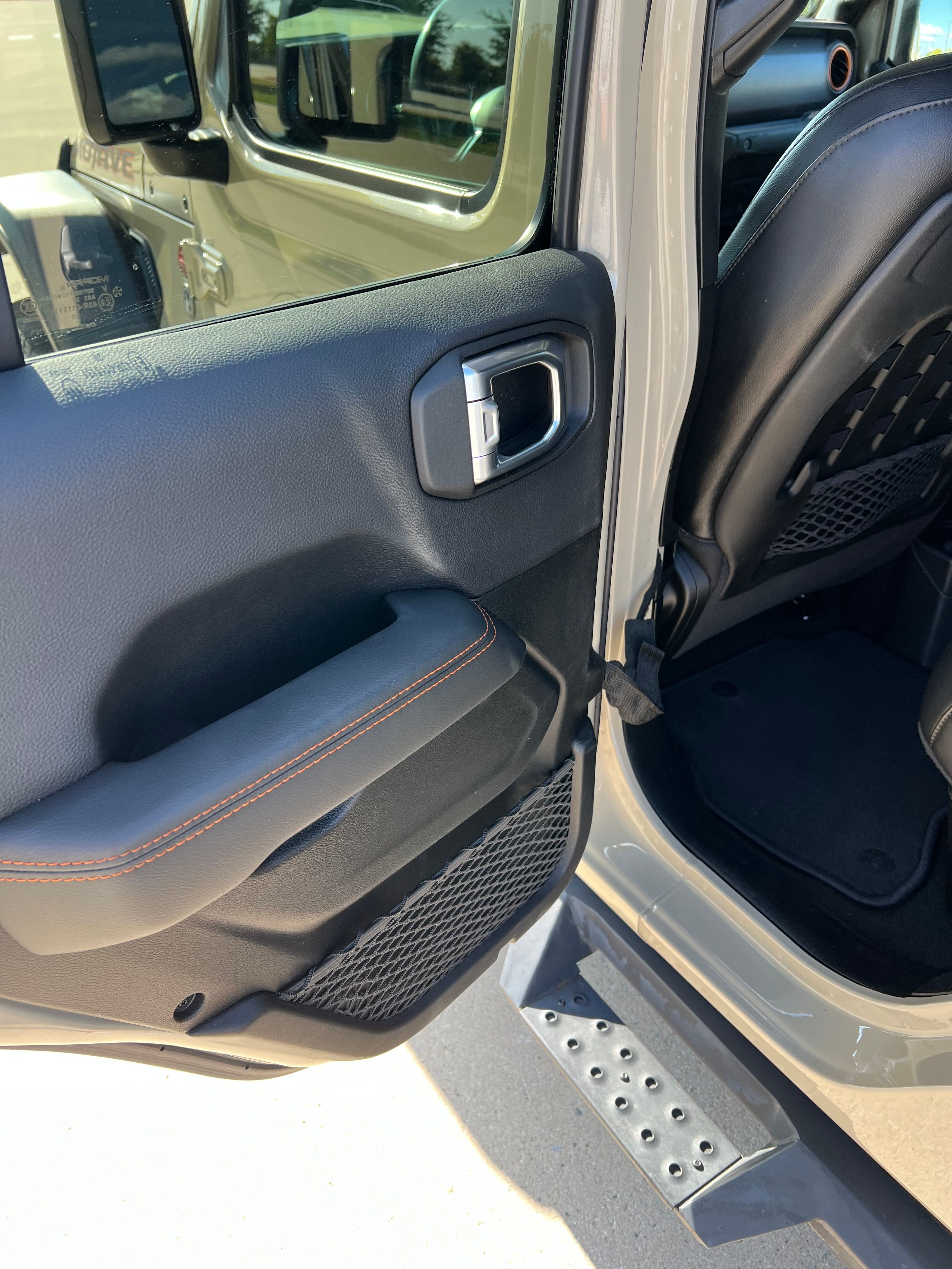Used 2020 Jeep Gladiator Mojave AWD/4WD image 11
