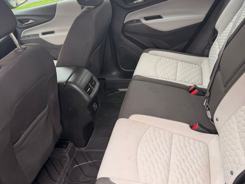 Used 2020 Chevrolet Equinox LS w/ LPO, Floor Liner Package FWD image 9