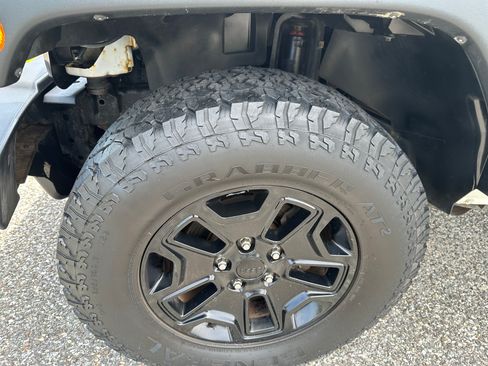 Used 2014 Jeep Wrangler Unlimited Sport w/ Quick Order Package 23S AWD/4WD image 10