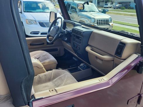 Used 2001 Jeep Wrangler Sahara image 8