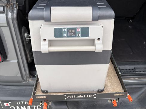 Used 2019 Jeep Wrangler Unlimited Sport image 12