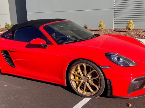 Used 2021 Porsche 718 Boxster Spyder image 17