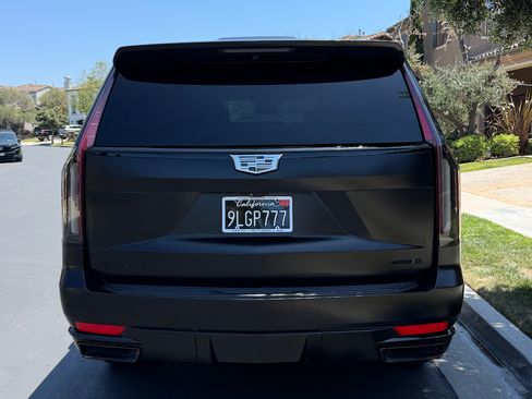 Used 2022 Cadillac Escalade Sport Platinum w/ LPO, ONYX Package AWD/4WD image 15