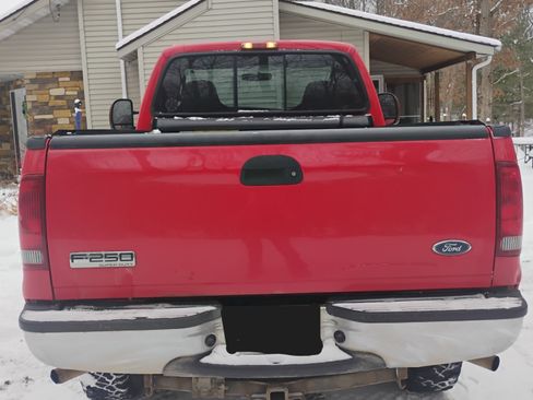Used 2007 Ford F250 XL image 4