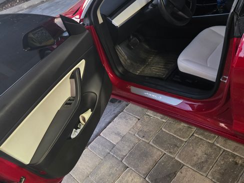 Used 2018 Tesla Model 3 Long Range image 6