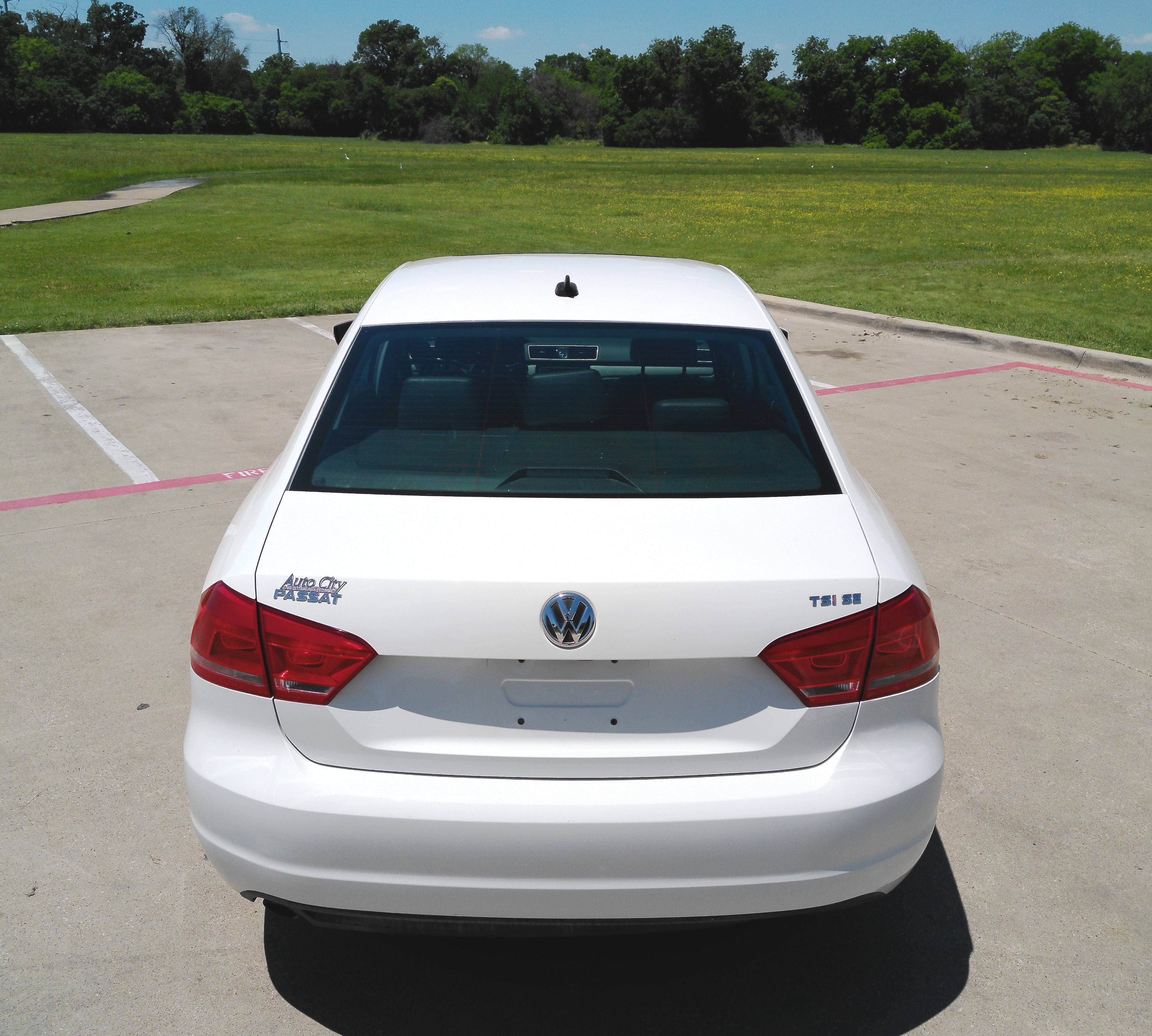 Used 2014 Volkswagen Passat 1.8T SE FWD image 5