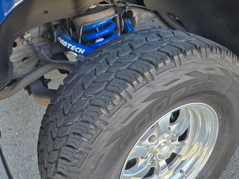 Used 2001 Chevrolet Silverado 1500 LS w/ Firm Ride Suspension Pkg image 13