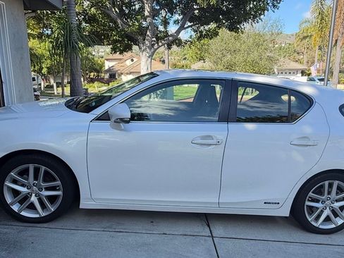 Used 2015 Lexus CT 200h image 10