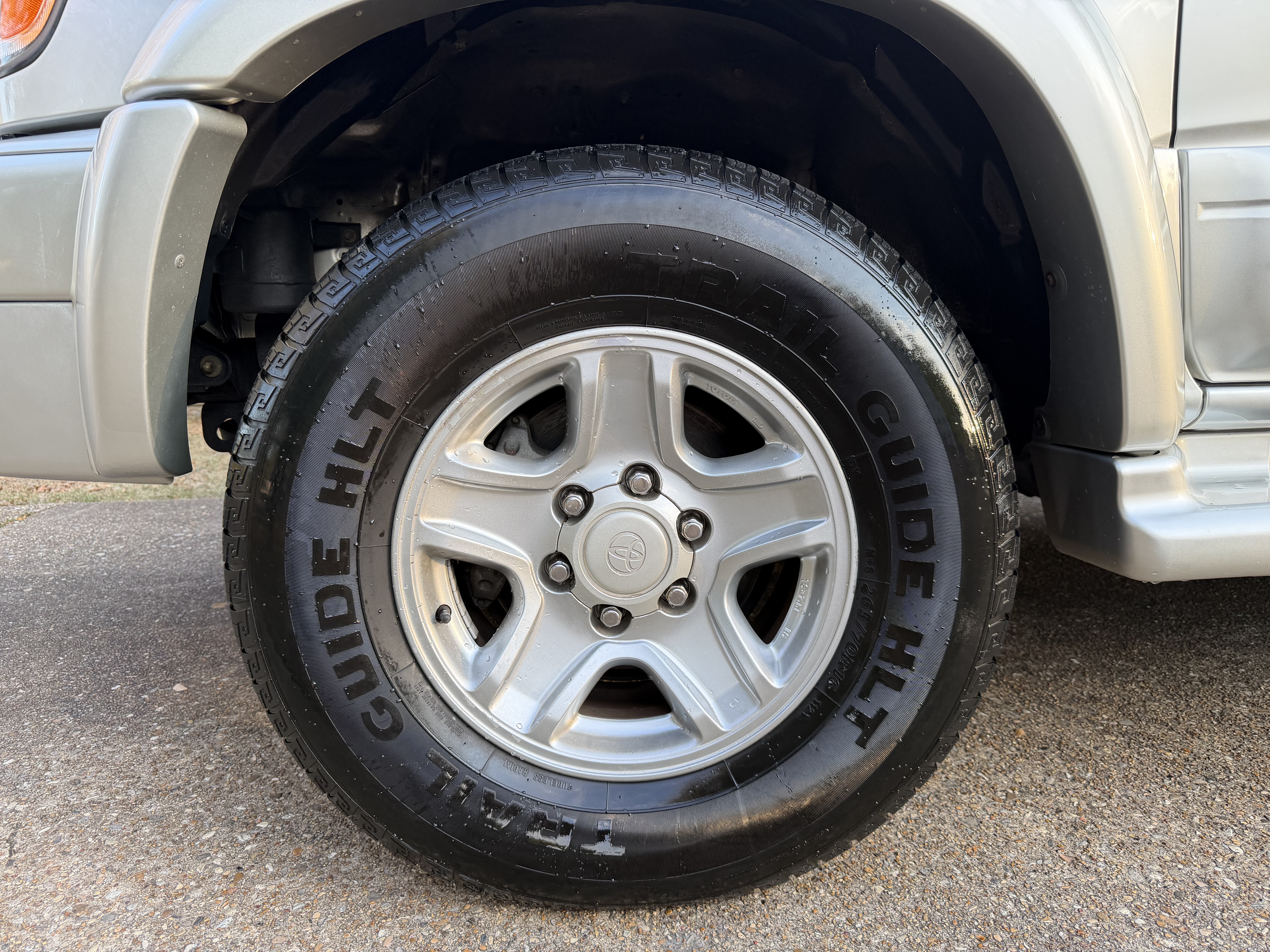 Used 2000 Toyota 4Runner Limited AWD/4WD image 12