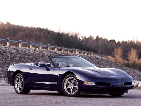 Used 2004 Chevrolet Corvette Convertible w/ Preferred Equipment Group image 7