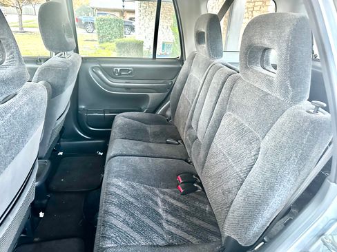 Used 2001 Honda CR-V LX image 10