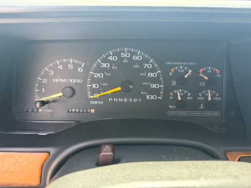 Used 1998 Chevrolet Tahoe 4WD 2-Door w/ Preferred Equipment Group 2 image 14