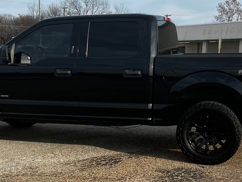 Used 2017 Ford F150 XLT image 13