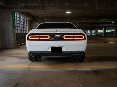 Used 2018 Dodge Challenger R/T RWD image 6