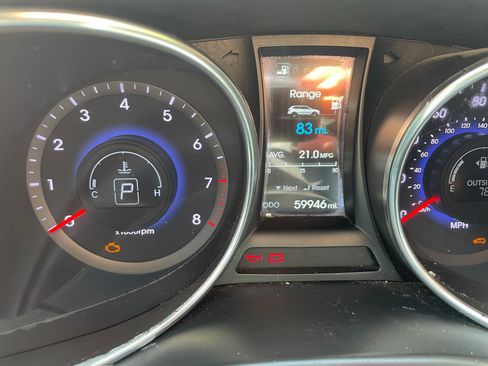 Used 2016 Hyundai Santa Fe Limited w/ Option Group 04 FWD image 6