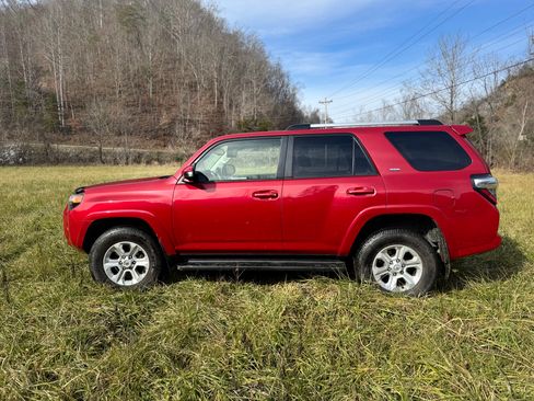 Used 2022 Toyota 4Runner SR5 image 4
