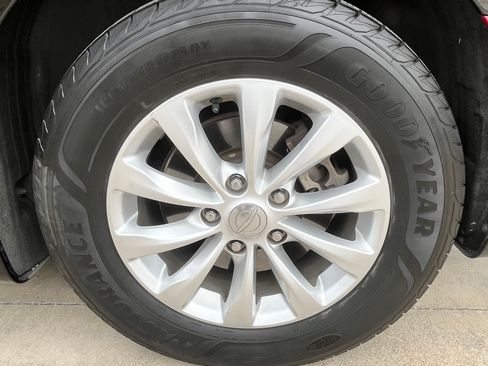 Used 2019 Chrysler Pacifica Touring Plus w/ Cold Weather Group image 15