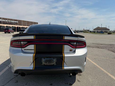 Used 2019 Dodge Charger Scat Pack image 12