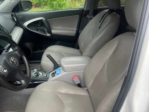 Used 2013 Toyota RAV4 EV image 10