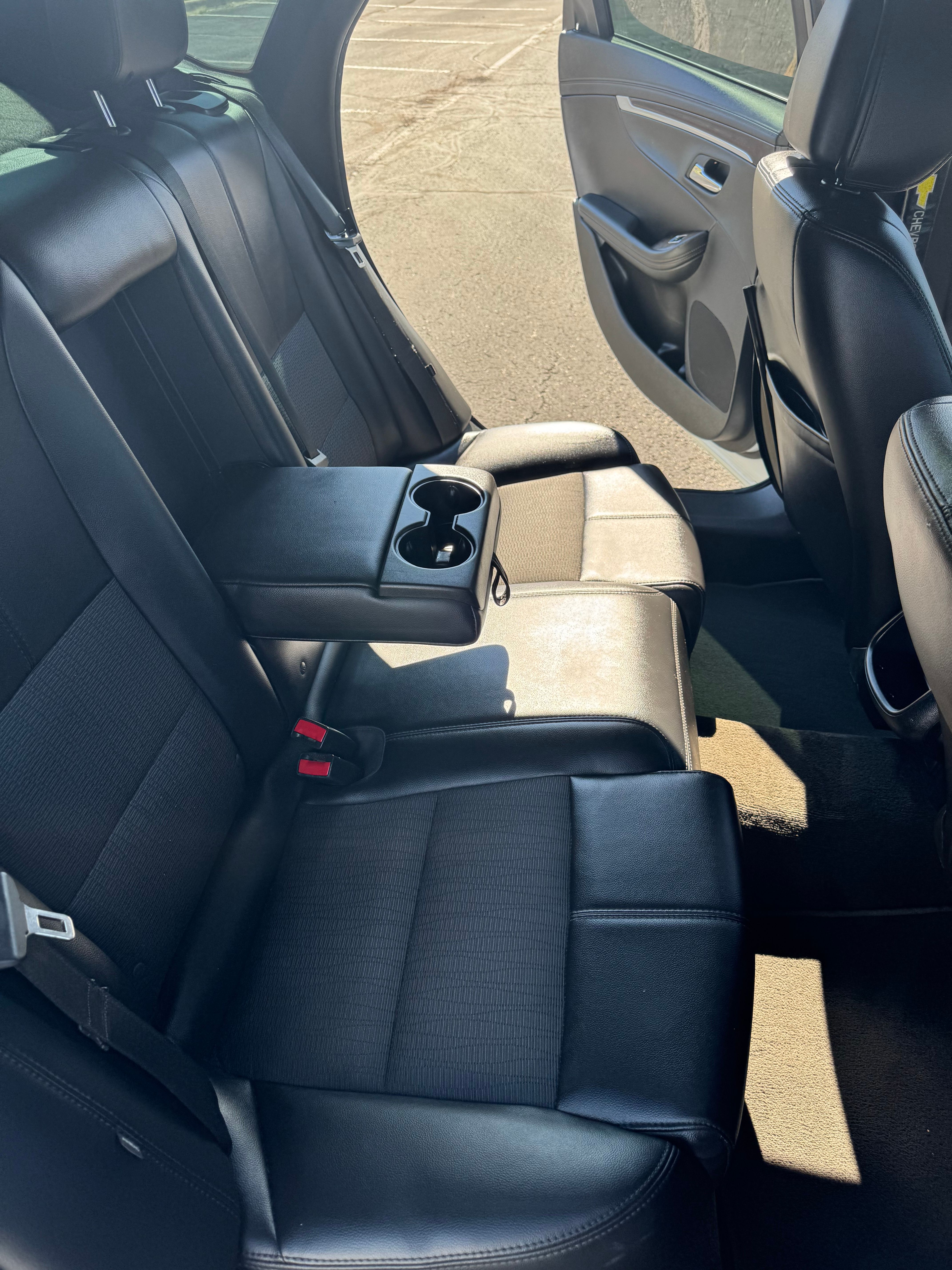 Used 2014 Chevrolet Impala LT w/ Convenience Package FWD image 12