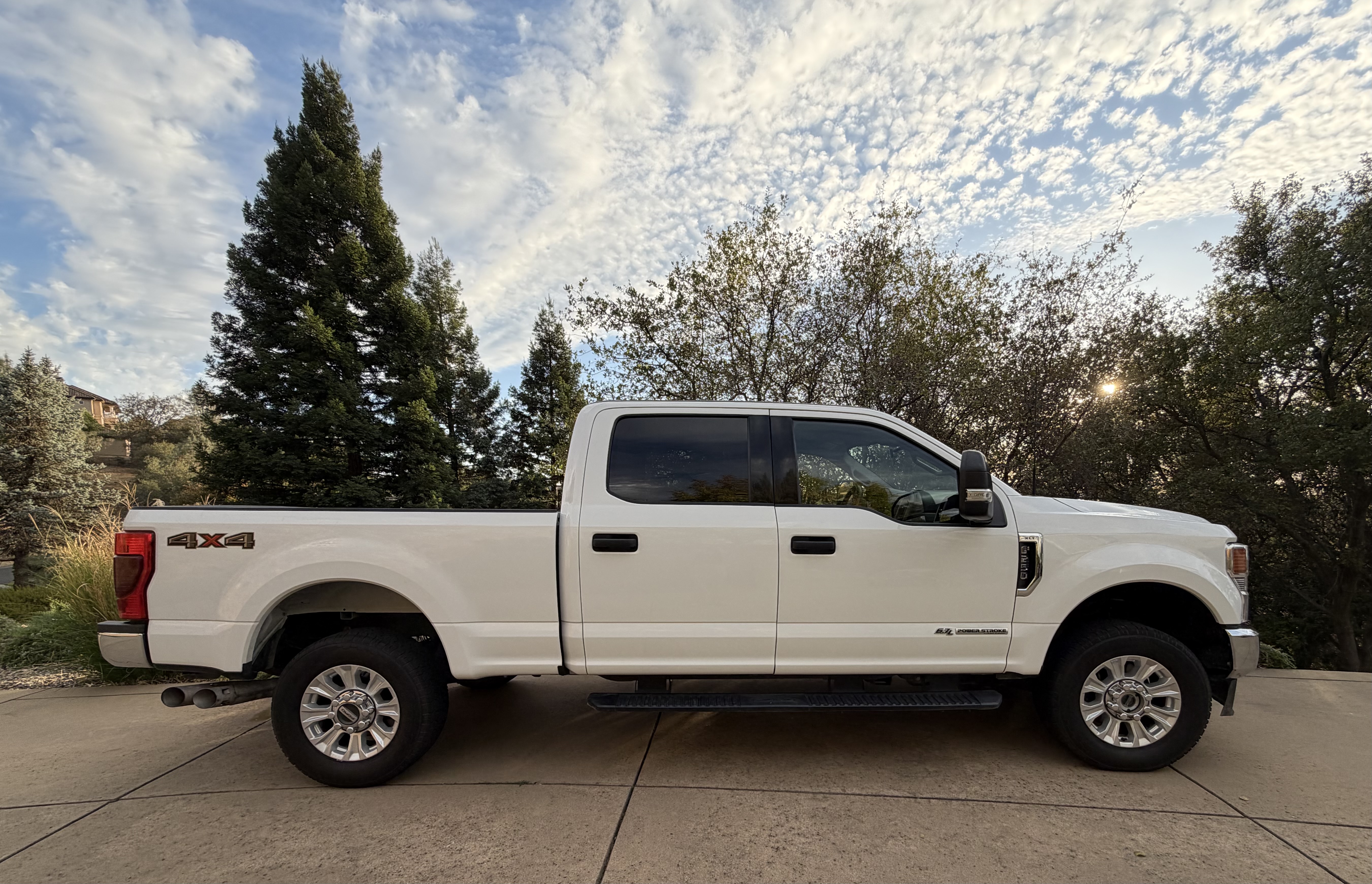 Used 2022 Ford F250 XLT AWD/4WD image 1