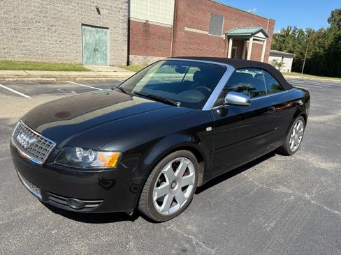 Used 2005 Audi S4 Cabriolet image 2