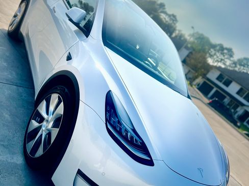 Used 2021 Tesla Model Y Long Range AWD/4WD image 6