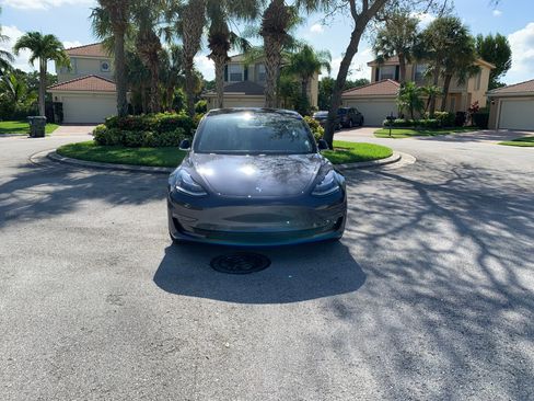 Used 2020 Tesla Model 3 Performance image 4