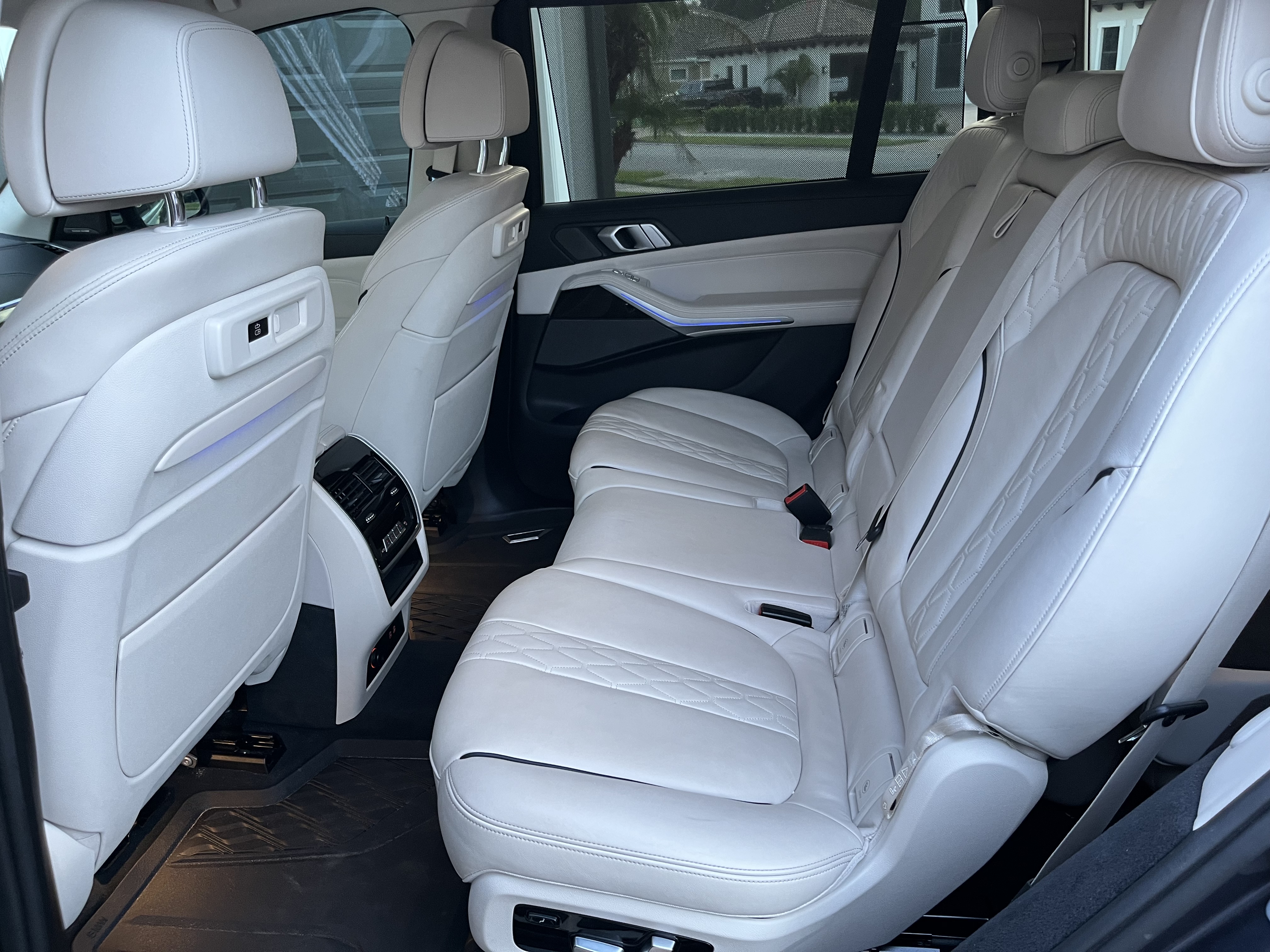 Used 2019 BMW X7 xDrive40i w/ Premium Package AWD/4WD image 14