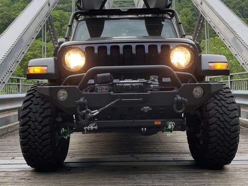 Used 2020 Jeep Wrangler Unlimited Sport S image 13