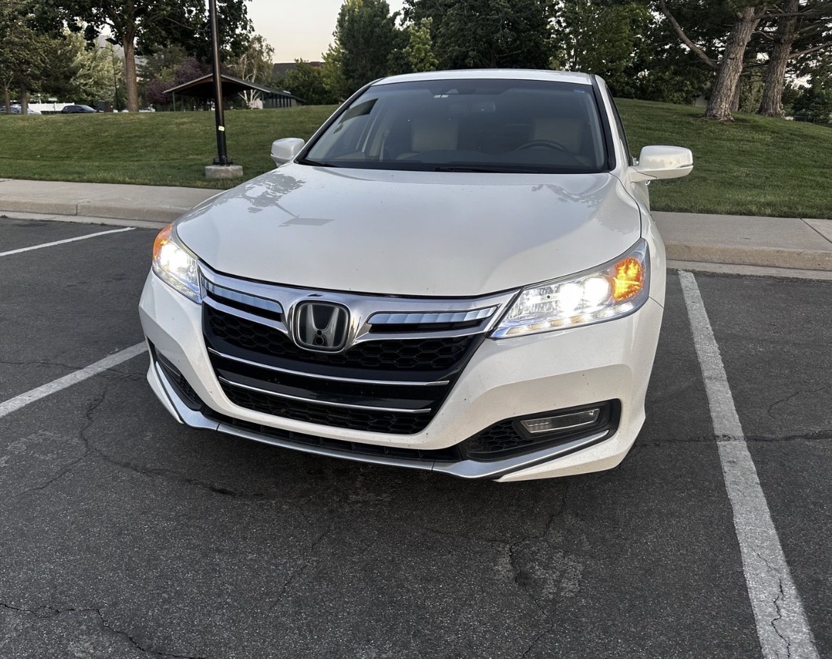 Used 2014 Honda Accord Plug-In Sedan image 2