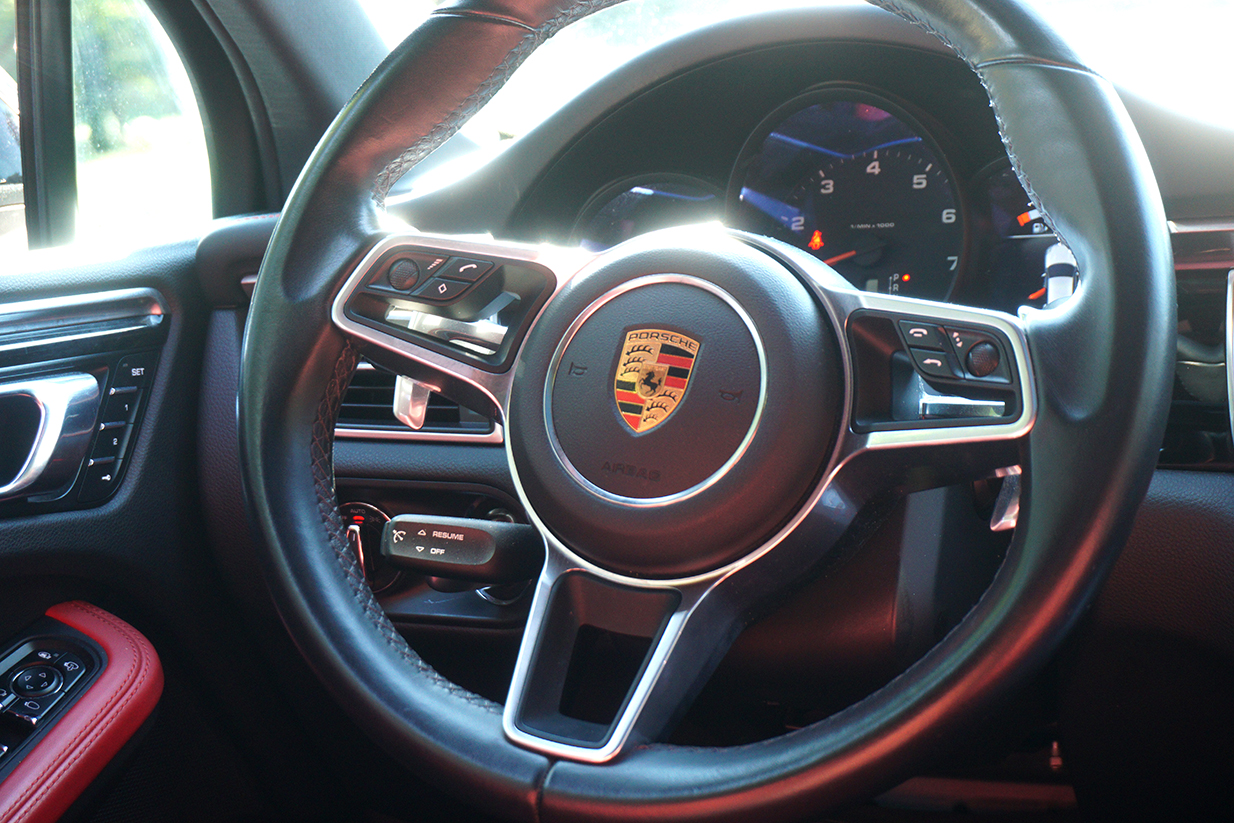 Used 2018 Porsche Macan Sport Edition AWD/4WD image 10