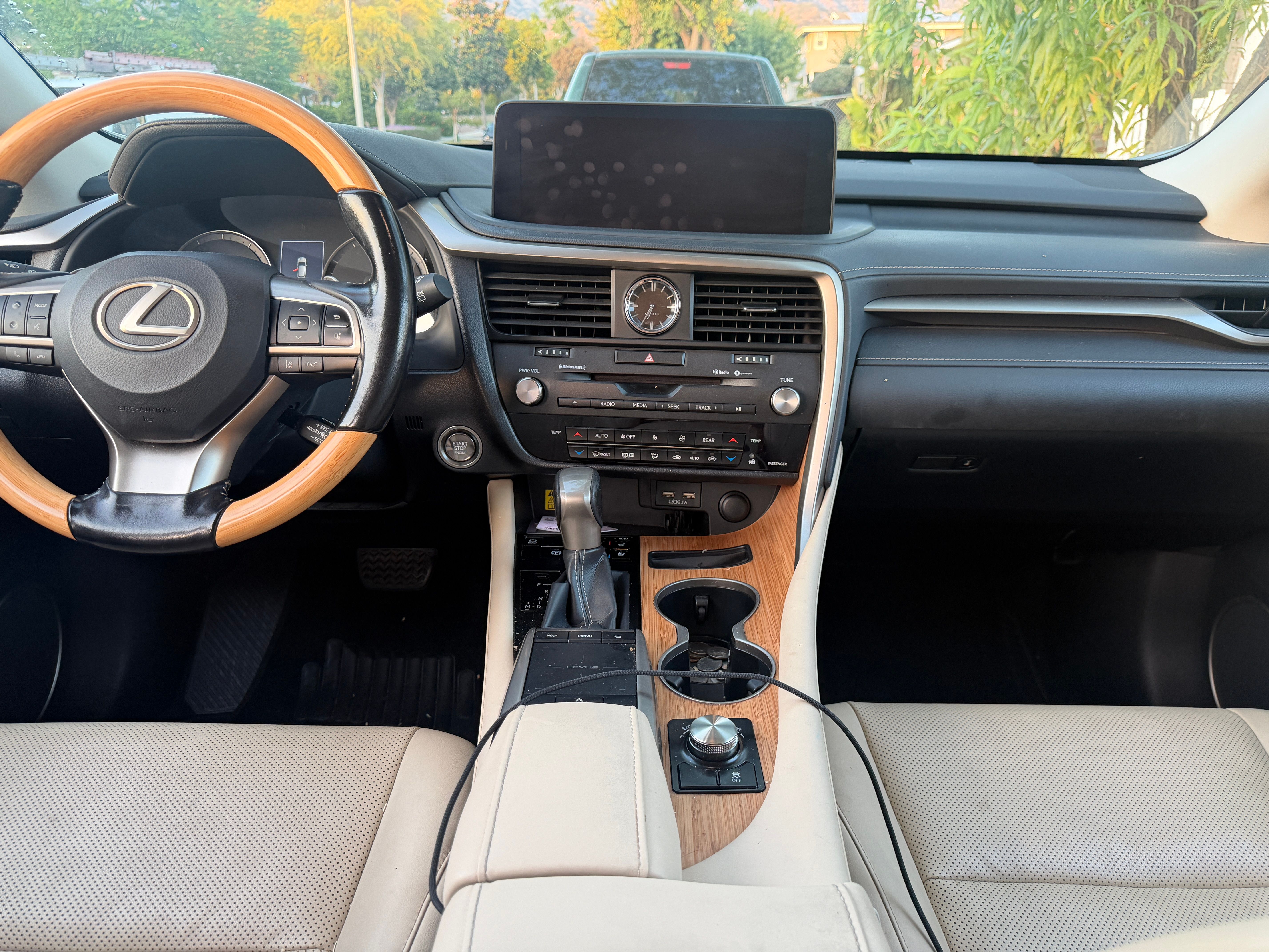 Used 2021 Lexus RX 350L FWD w/ Premium Package image 2