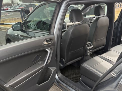 Used 2021 Volkswagen Tiguan SE R-Line image 15