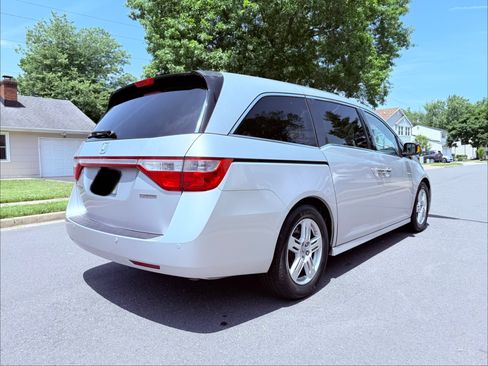 Used 2011 Honda Odyssey Touring Elite image 6