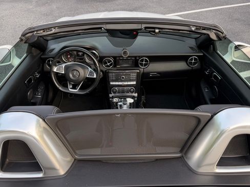 Used 2017 Mercedes-Benz SLC 300 image 12