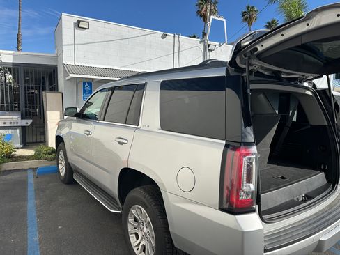 Used 2017 GMC Yukon SLE image 9