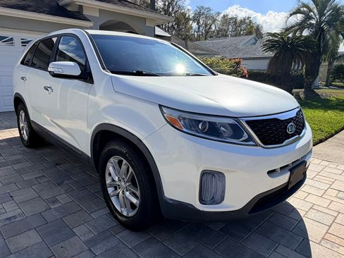 Used 2015 Kia Sorento LX image 8