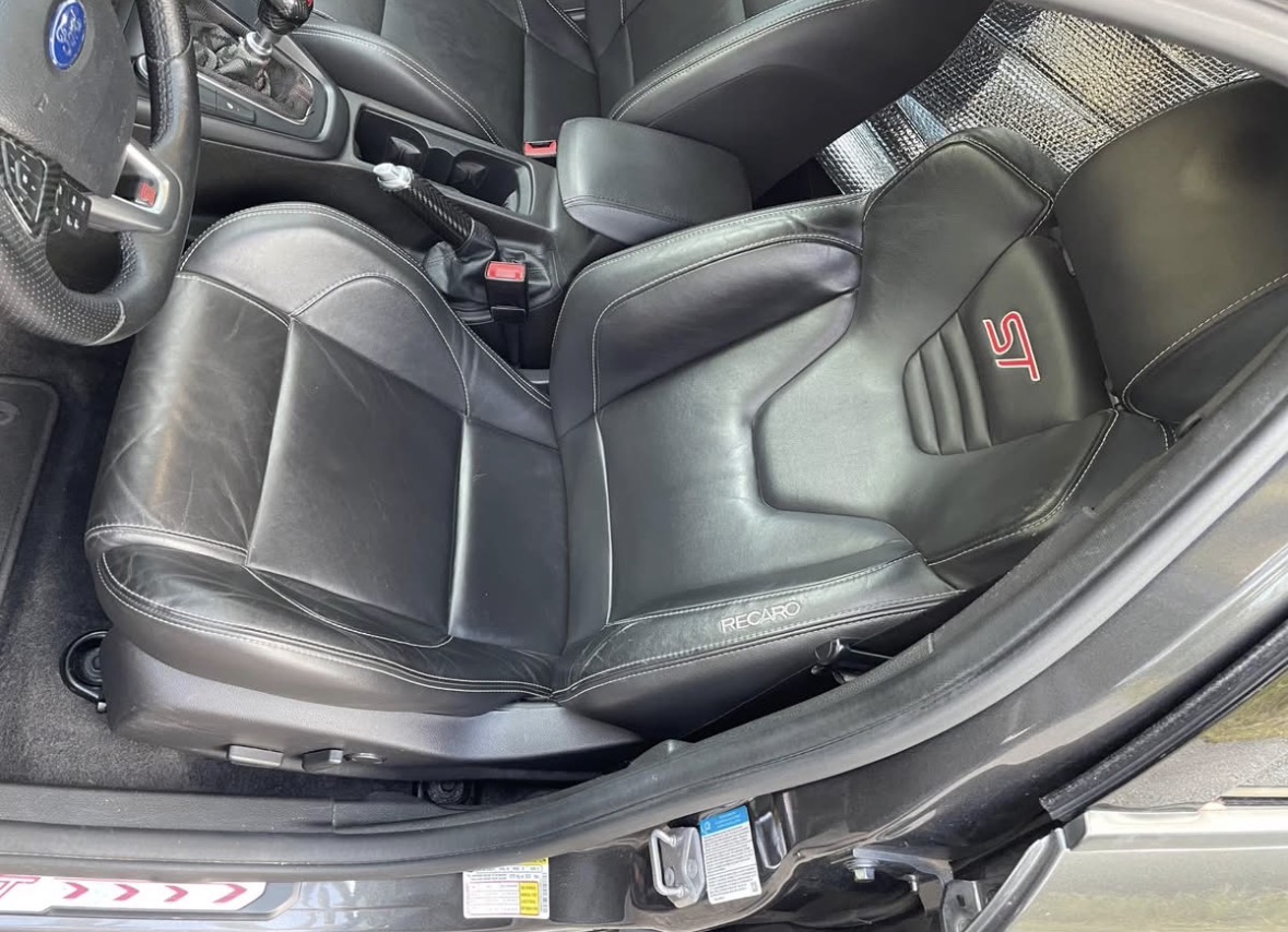 Used 2016 Ford Focus ST w/ Equipment Group 402A FWD image 2